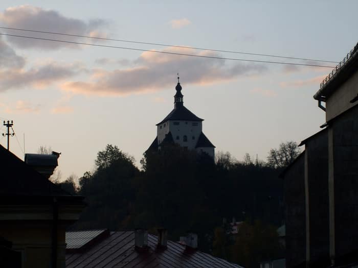 Banská Štiavnica with the Nový zámok on the hill