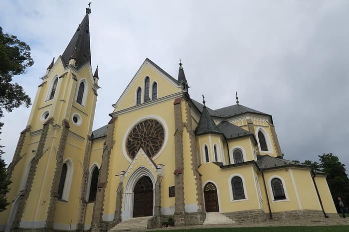 A Látogatás-bazilika, második külső nézet