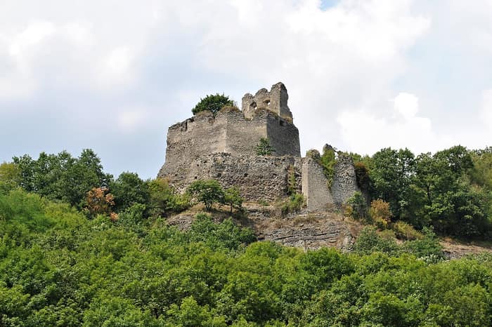 Čabraď Castle ruin seen from the road