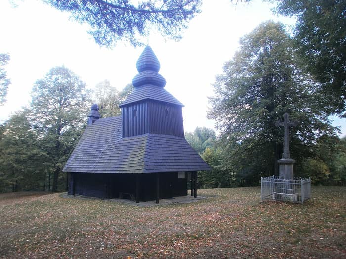 Wooden church of Ruská Bystrá, view 1