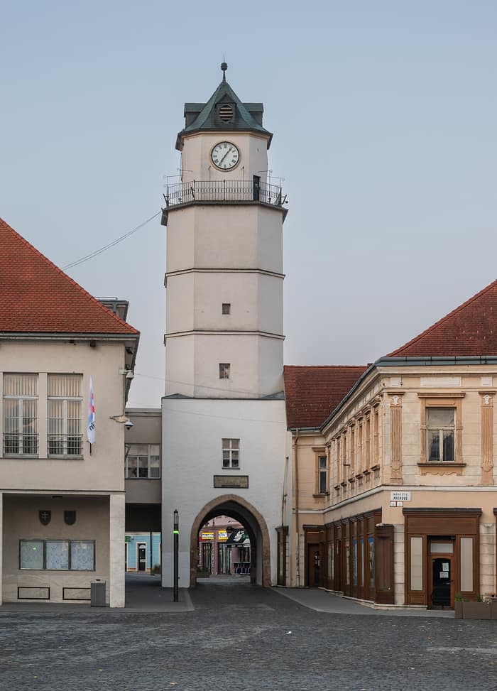 Veža Dolnej brány v Trenčíne, prvý pohľad
