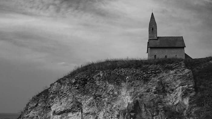 Another view of the church at Dražovce