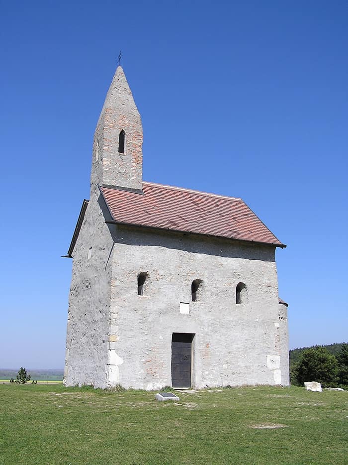 The small church of Dražovce, seen from close by
