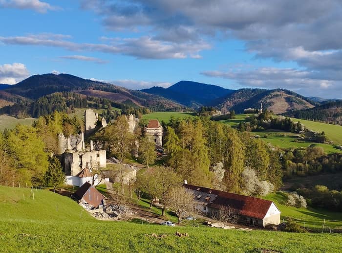 Sklabiňa Castle ruins in spring 2025
