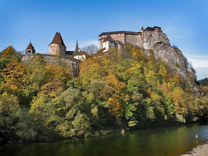 Orava Castle on its rocky spur above the Orava river