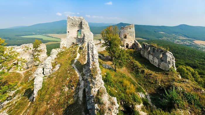 Walls of the castle palace at Gýmeš above Jelenec